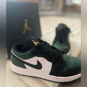 Jordan 1 Low Green Toe (GS)